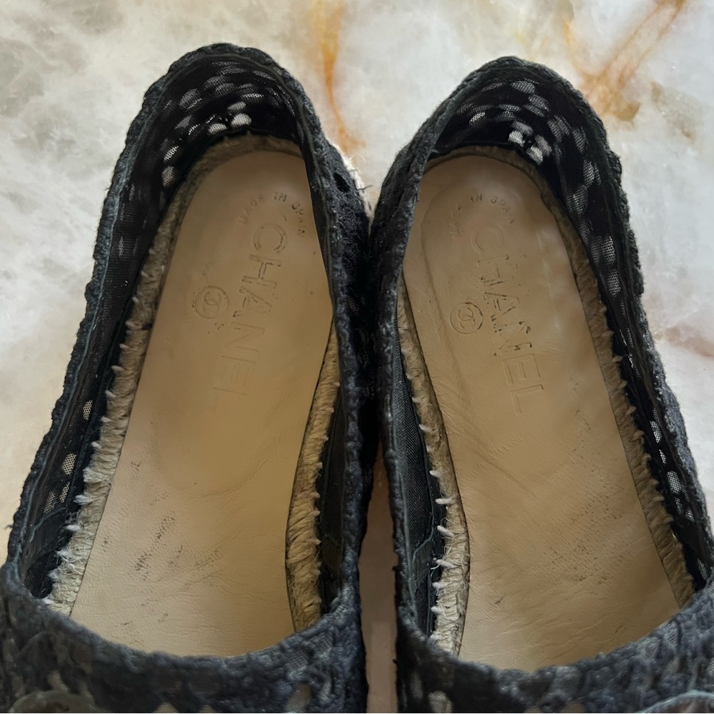 Chanel Interlocking CC Logo Black Lace Espadrilles - Picture 6 of 10